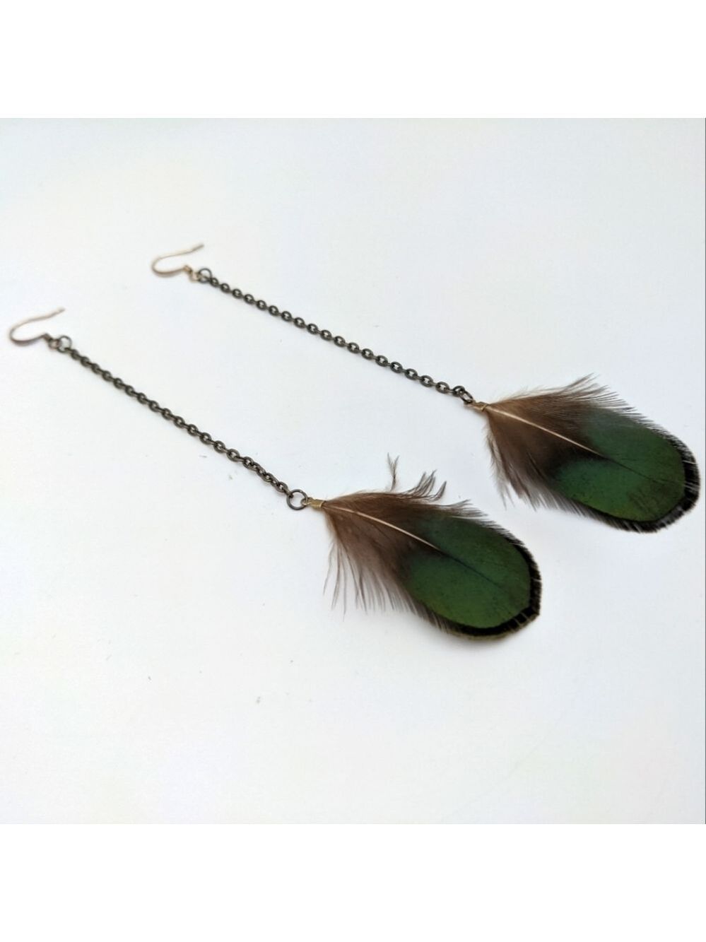 381MIDALANE Emerald Feather Earrings Gunmetal Chains - Picture 2 of 6
